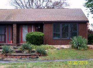 332 Stonegate Cir N, Chambersburg, PA 17201