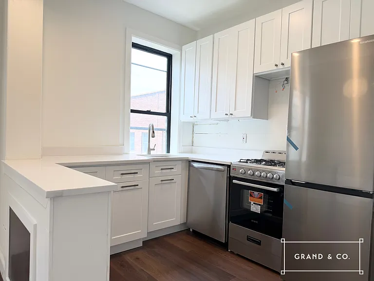 14 Maujer St #9 — Photo 2