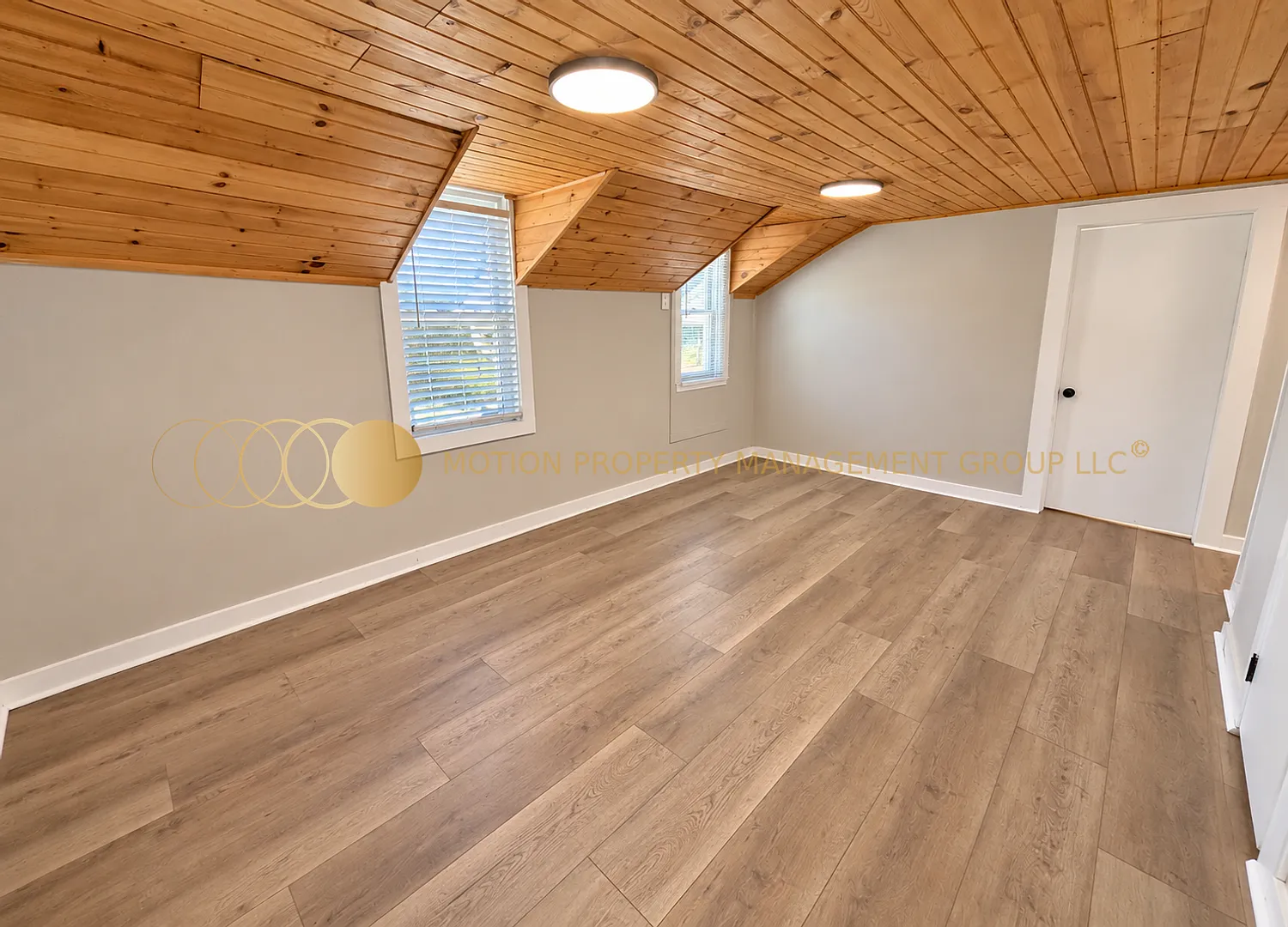 808 Harrisburg Dr SW — Photo 4