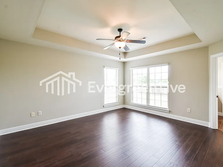 557 N Fox Meadows Ln — Photo 8