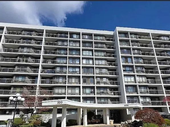 300 High Point Dr, Hartsdale, NY 10530