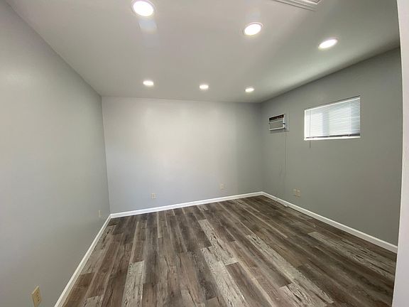 3rd image of 518 N Serrano Ave #B