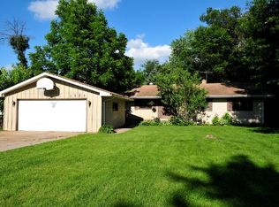 2136 Bradley St N, Maplewood, MN 55117