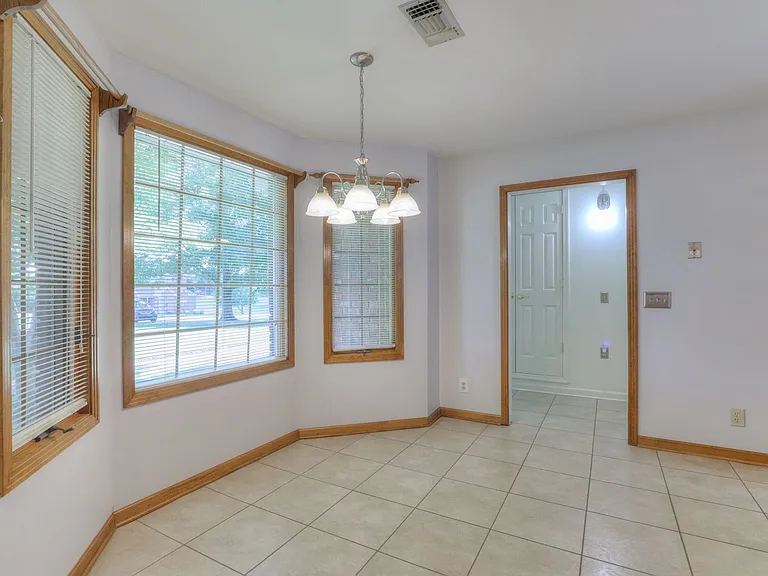 2303 Friendship Dr — Photo 13