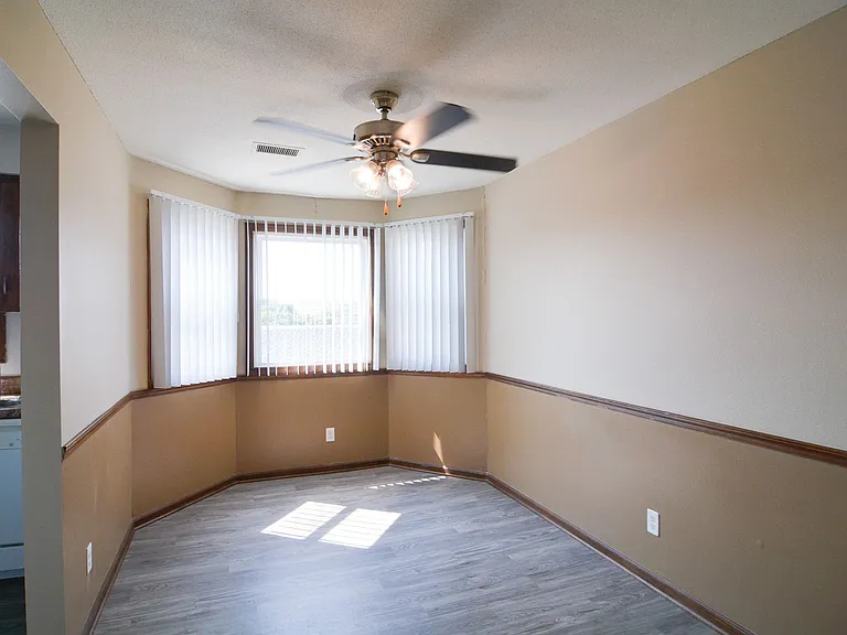 The Heights Apartments — Photo 41