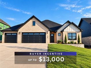 1604 Crystal Clear Ln, Cave Springs, AR 72718
