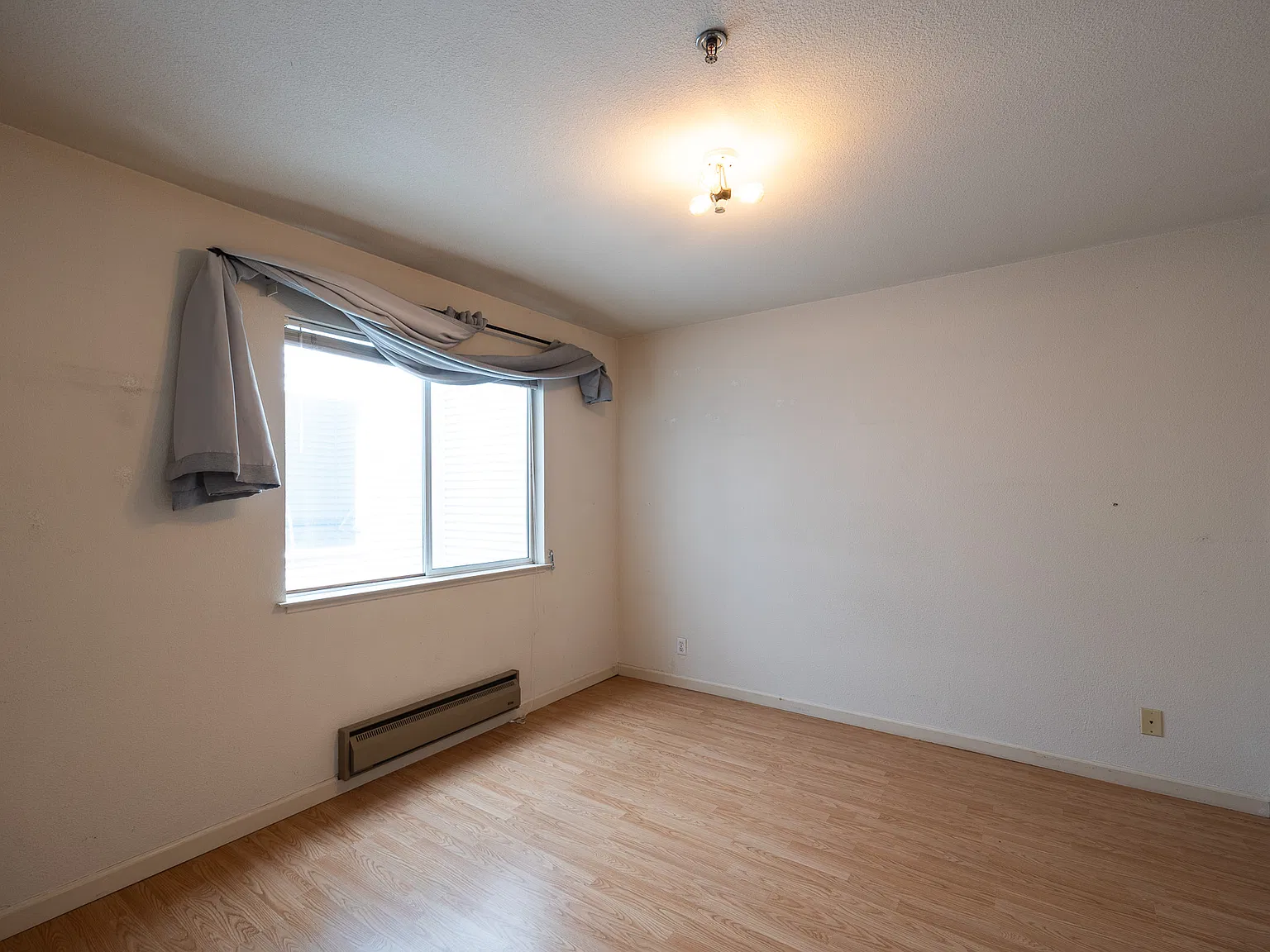2 bed, 800 sqft, $3,780 — Photo 4