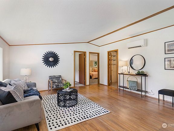 4th image of 4116 Essex Street NW