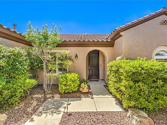 3rd image of 2079 Echo Park Pl
