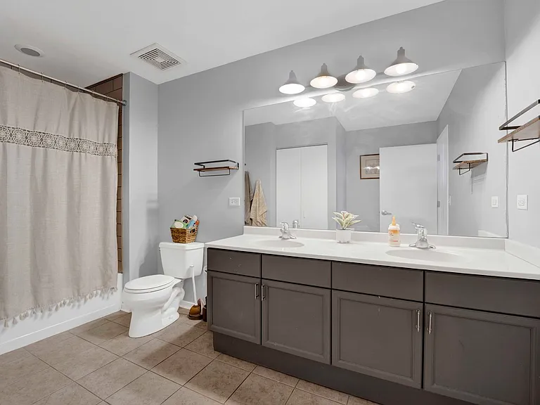 3505 S Morgan St #201 — Photo 16