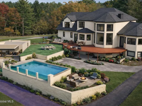 8 Jani Lane, Guilderland, NY 12186