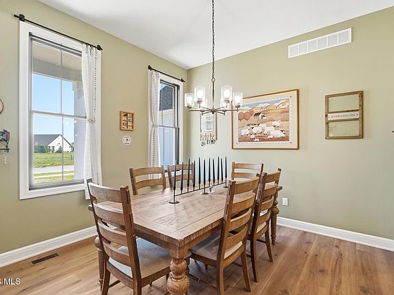 5th image of 1531 Saint Andrews Dr