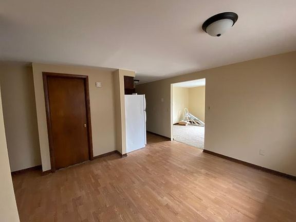 5th image of 298 Robert Dr #2