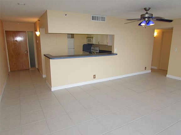 5th image of 7600 E Treasure Dr #600
