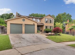 1413 Holly Ct, Oakville, ON L6H3J4