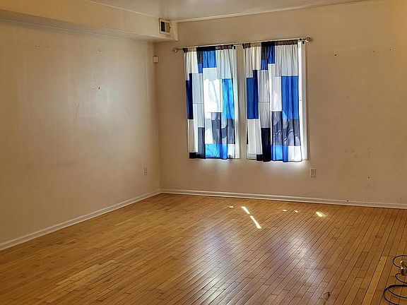 2nd image of 3402 Hilldale Pl
