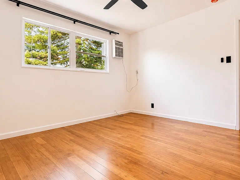 528 S Harvard Blvd #11 — Photo 12