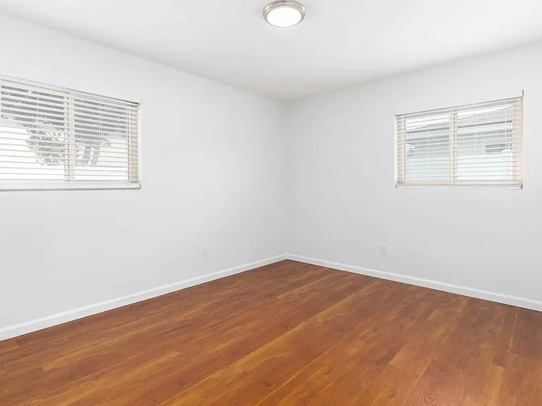 306 Dahlia Ave — Photo 13