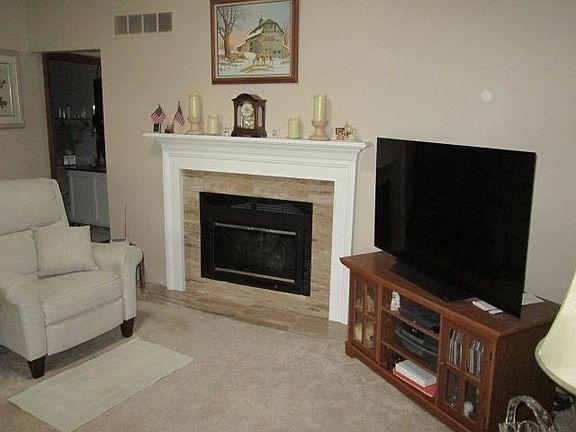 4th image of 7384 Colosseum Dr APT 17