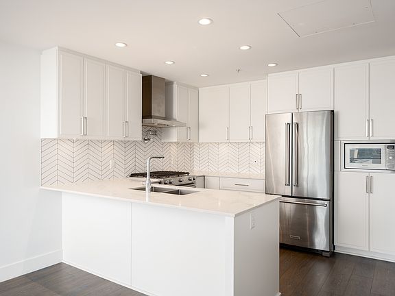 3rd image of 4477 Hastings St #509