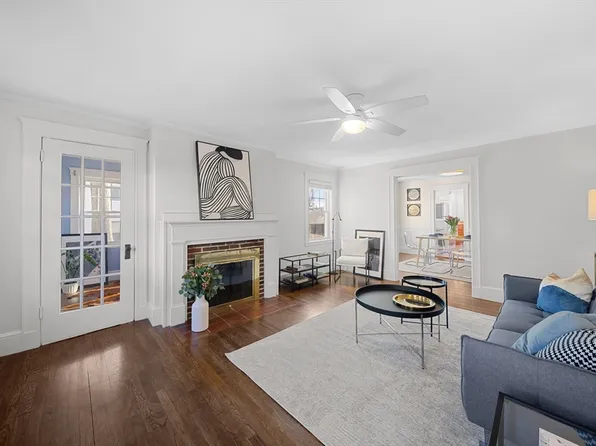 122 Warwick Rd Unit 122, West Newton, MA 02465