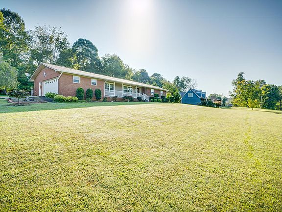 3rd image of 779 Lake Point Dr