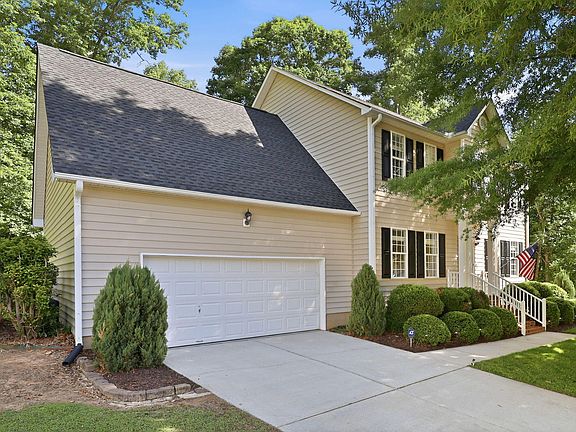 3rd image of 1912 Mystic Dr