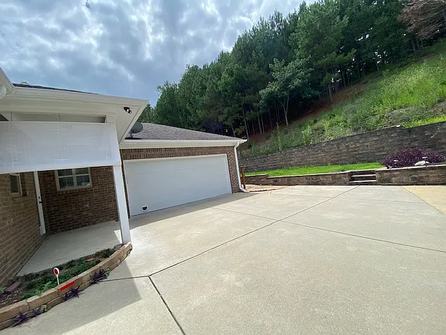 4640 Amberley Dr — Photo 4