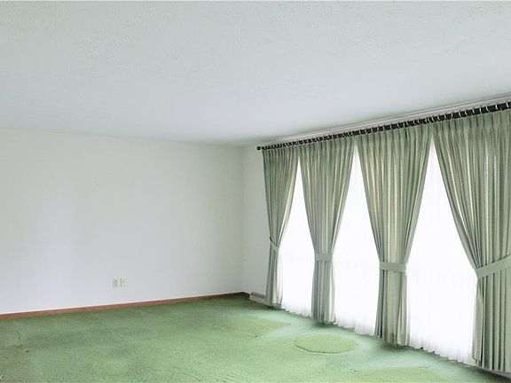 3rd image of 7707 Bellhurst St