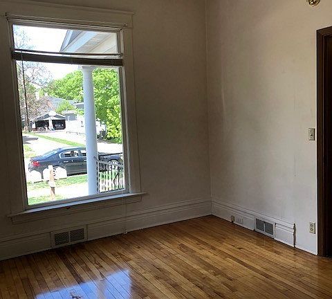2nd image of 457 Summit Ave #Su457x-01