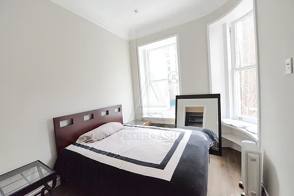 Rented by Peter Ashe | media 6