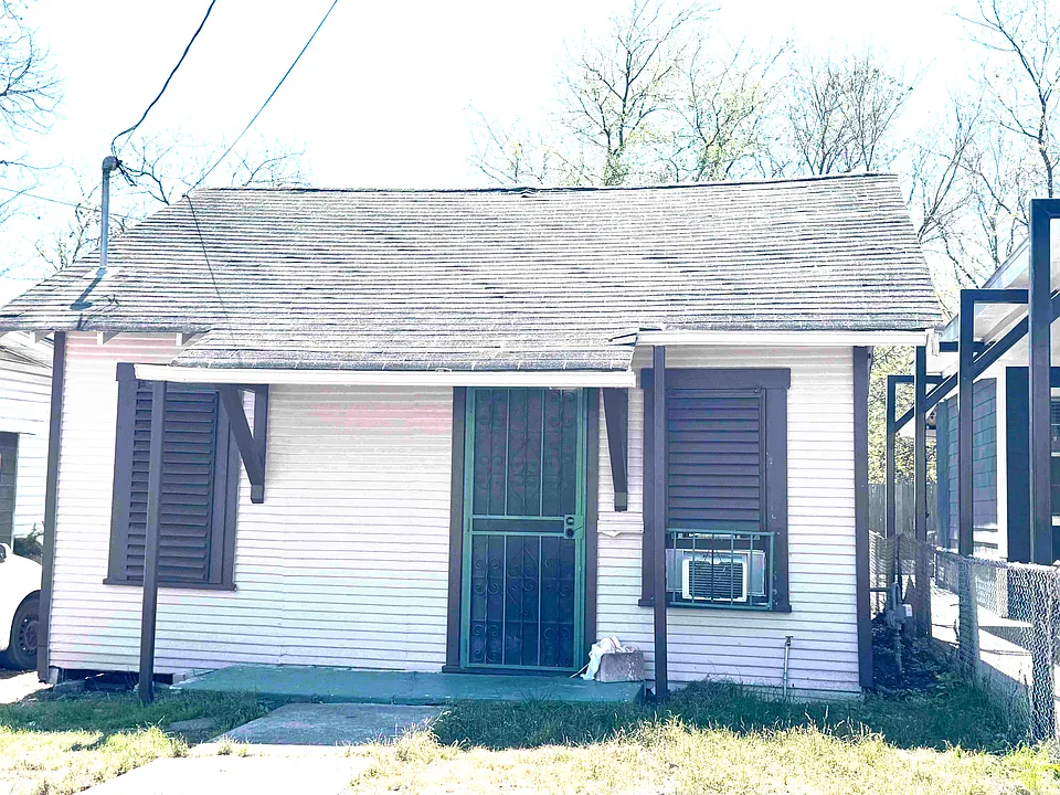 2230 W Poplar St