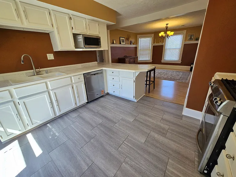 7008 W North Ave — Photo 9