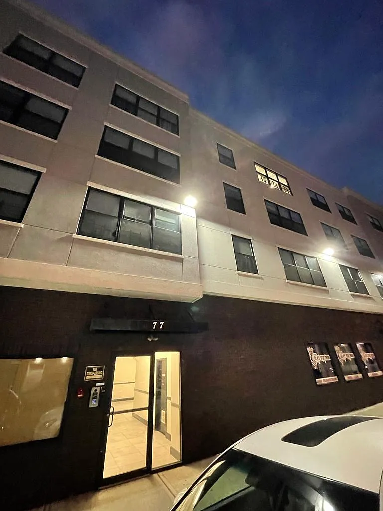 2 bed, $2,045 — Photo 1