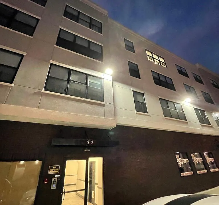 77 Park Ave #2