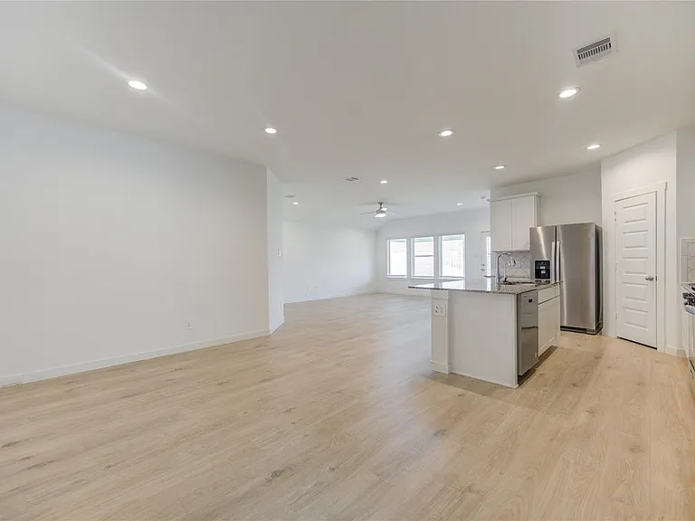 2732 Misty Elm Ln — Photo 19
