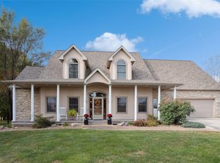 2283 Dakota Wood Ln, Pella, IA 50219