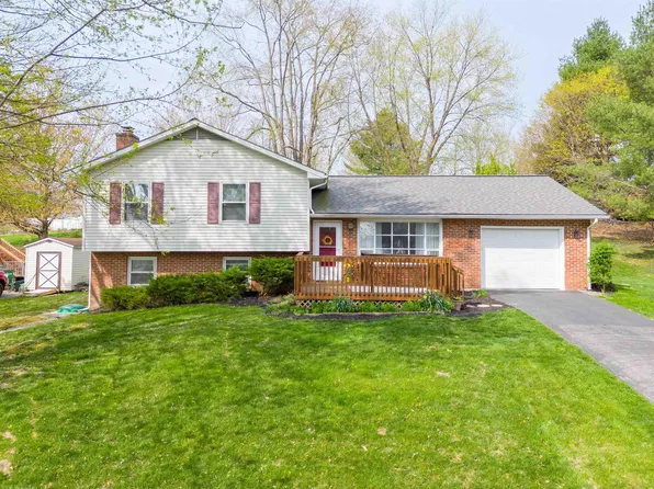 45 Nancy Ct, Christiansburg, VA 24073