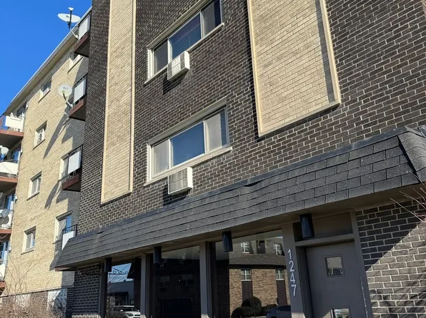 1247 S Harlem Ave APT 108, Berwyn, IL 60402