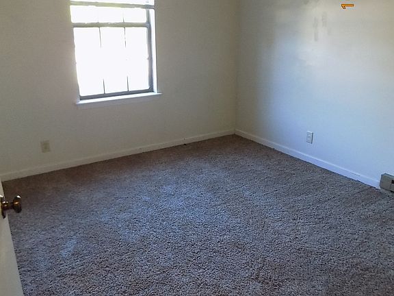 4th image of 362 Ryder Ave APT B
