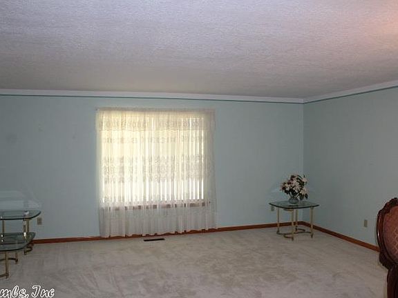 4th image of 116 Meadowlake Dr