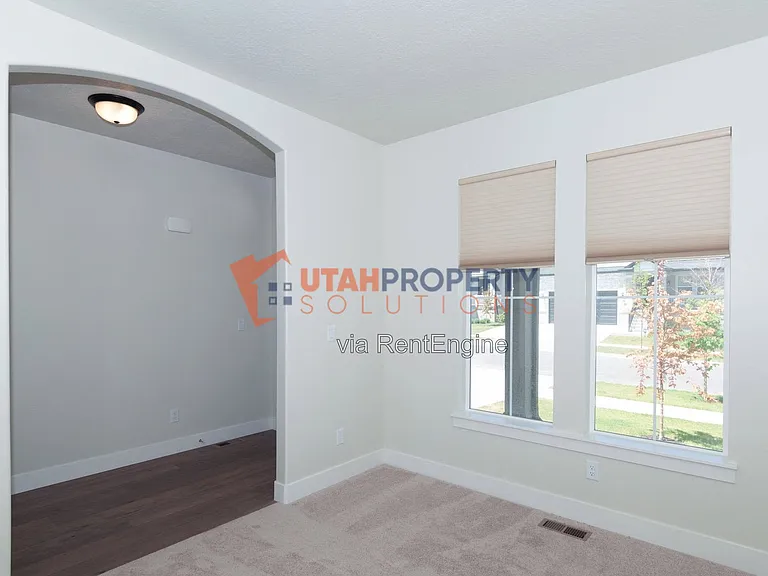 1353 W Quailhill Rd — Photo 13