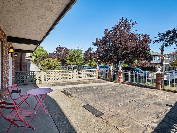 3rd image of 2047 E 52nd Ave