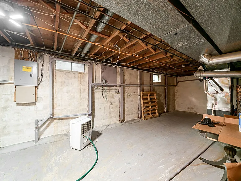 297 E Clearview Ave — Photo 34