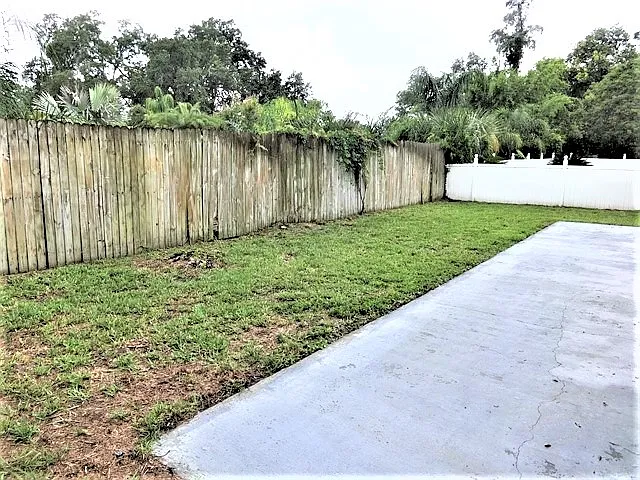 2170 Savannah Oaks Ln — Photo 16