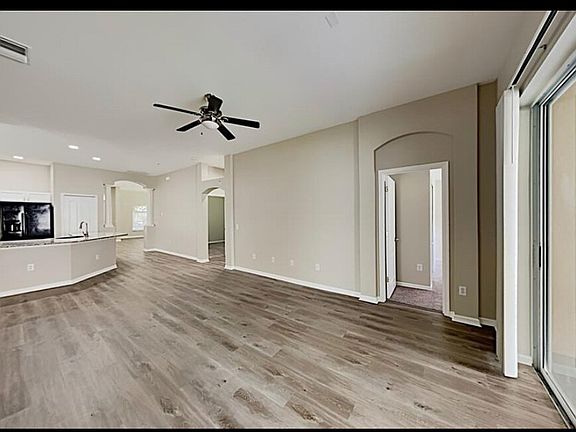 5th image of 616 Straw Lake Dr