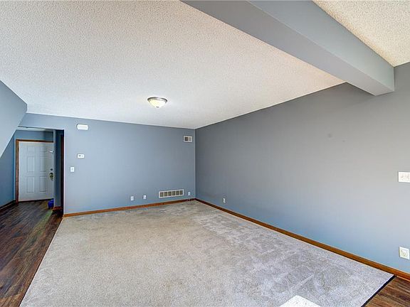 5th image of 1633 SW Highland Dr