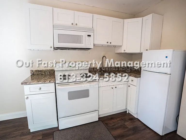 537 2nd St N #B — Photo 15