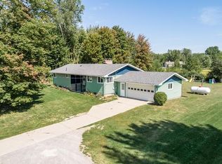 2058 Hotchkiss Rd, Freeland, MI 48623