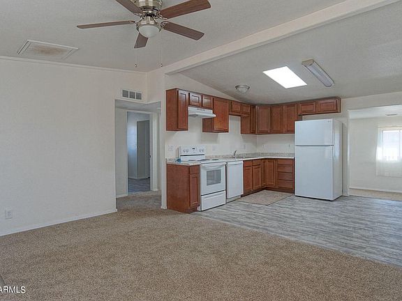 3rd image of 140 Steffen St